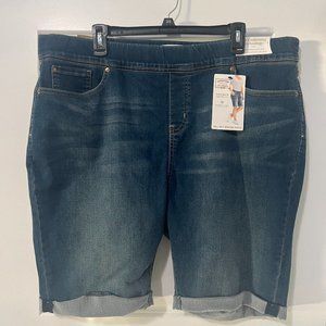 Levi's Pull On 9" Bermuda Shorts